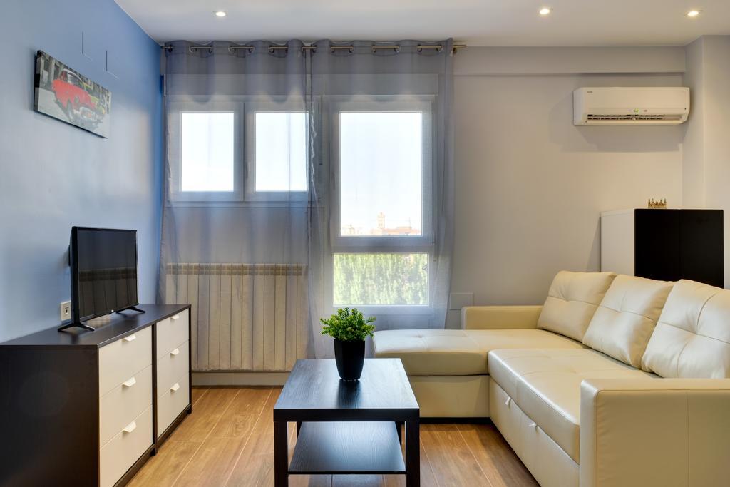 Apartamentos San Lazaro ซาราโกซา ภายนอก รูปภาพ