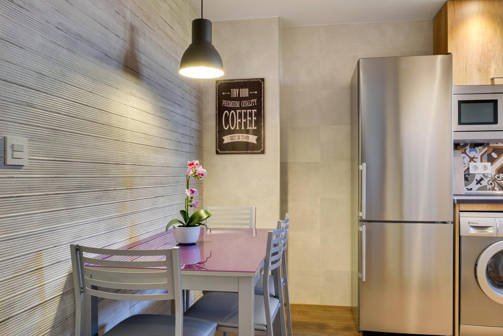 Apartamentos San Lazaro ซาราโกซา ภายนอก รูปภาพ